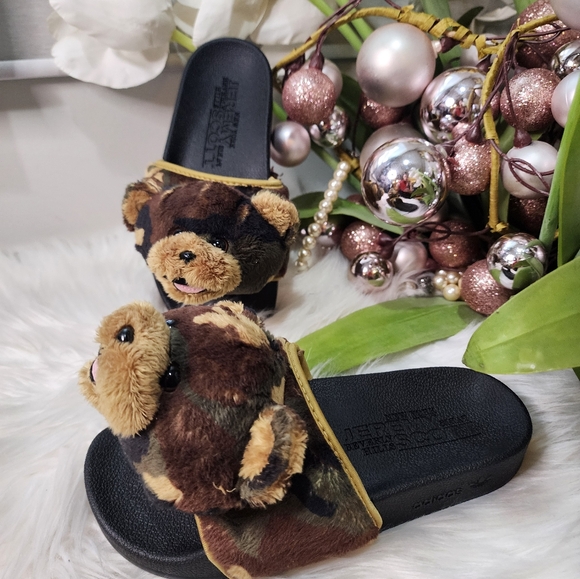 Adidas x Jeremy Scott Adilette Teddy Black Camo Slides Size:Mens5/Women6 new - Picture 4 of 6